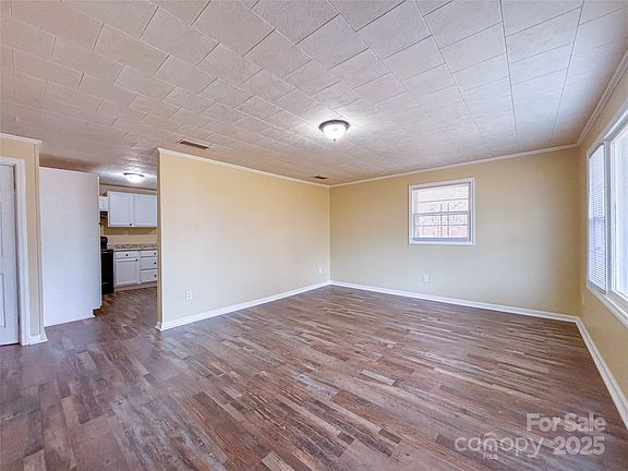 4th image of 3002 Denwood Dr