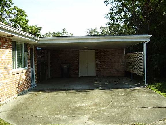 3rd image of 418 Crystal St