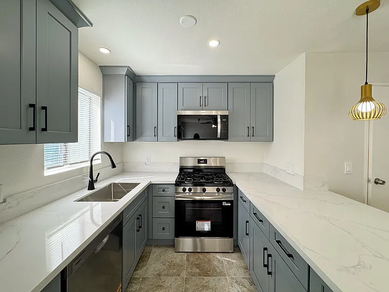 112 N Michigan Ave #9 — Photo 6