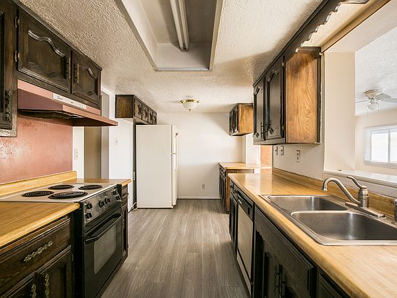 4th image of 11620 Copper Ave NE