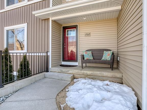 4th image of 1702 Sweet Grass Dr SE