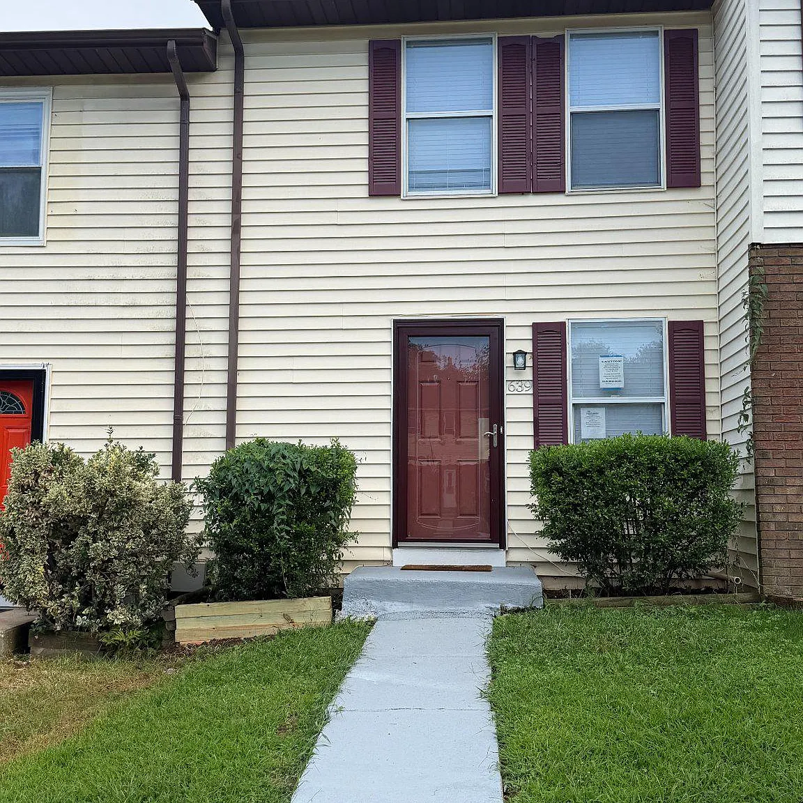 3 bed, 2.0 bath, 900 sqft, $2,300 — Photo 2