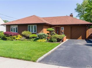 401 Marshall St, Oceanside, NY 11572