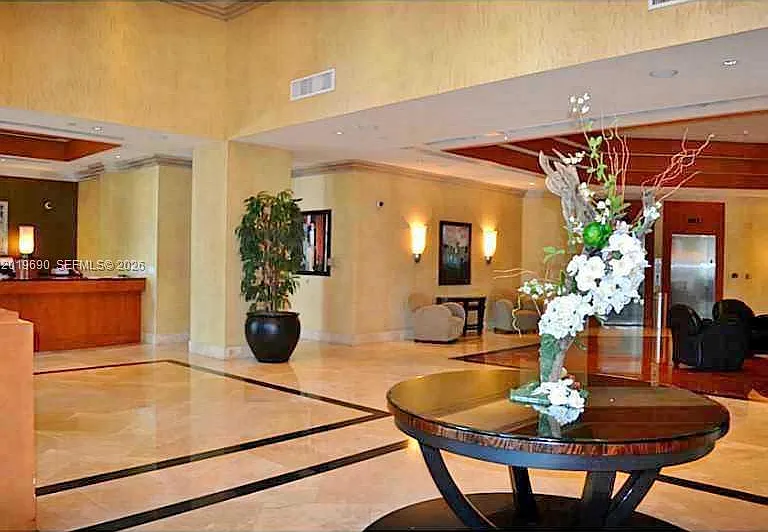 7900 Harbor Island Dr #1010 — Photo 16