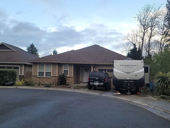 2nd image of 2522 NE 84th Cir