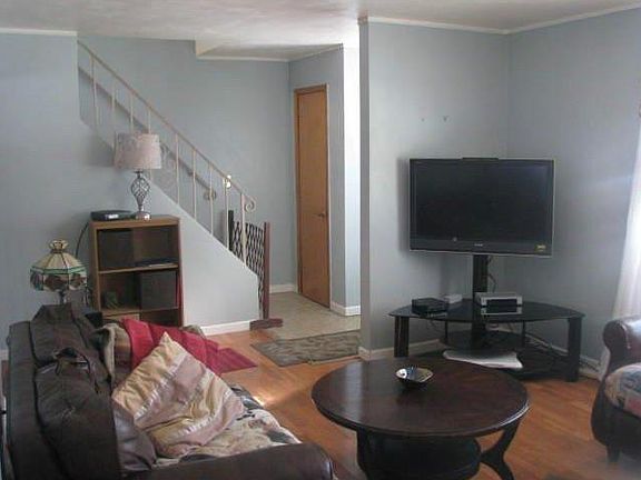 5th image of 341 Benson Ave