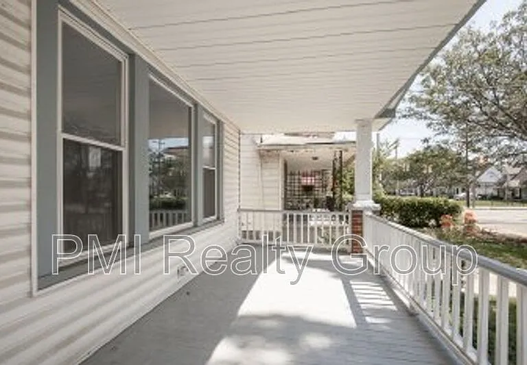 12203 Castlewood Ave — Photo 34