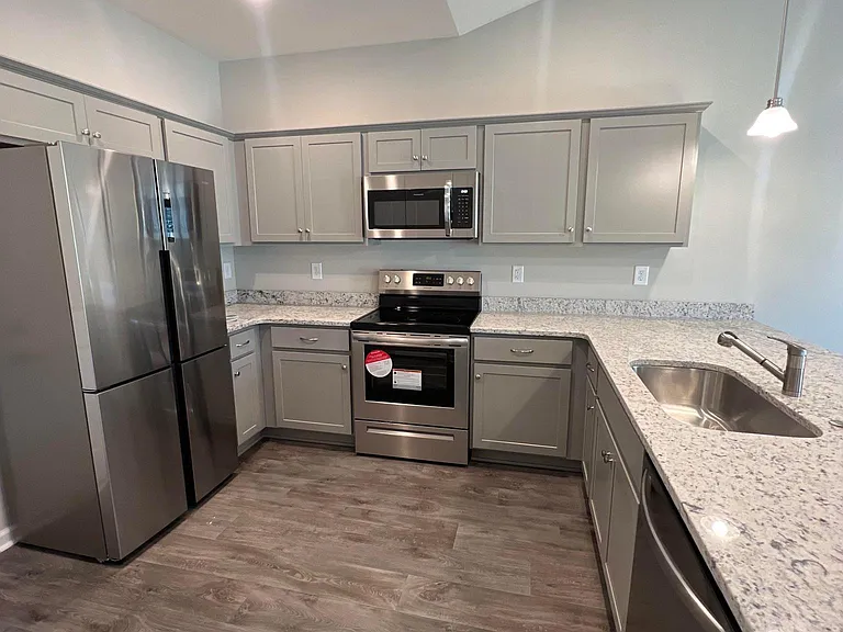286 Maidens Choice Rd — Photo 9