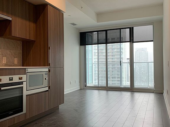 2nd image of 19 Bathurst St #3706