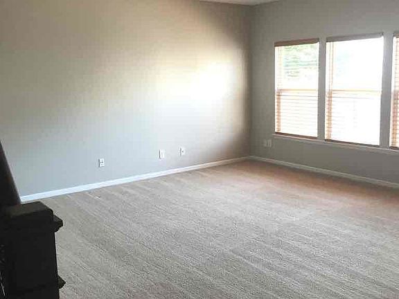 4th image of 6881 Maywood Cir