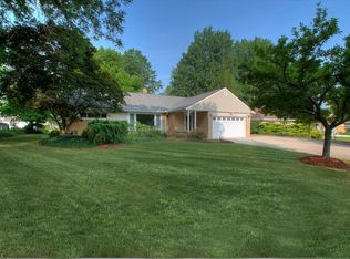 598 Meadowlane Dr, Richmond Heights, OH