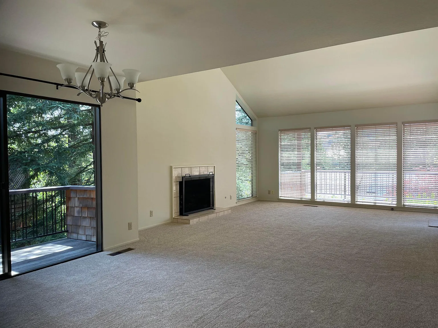 155 Ravenhill Rd photo 1
