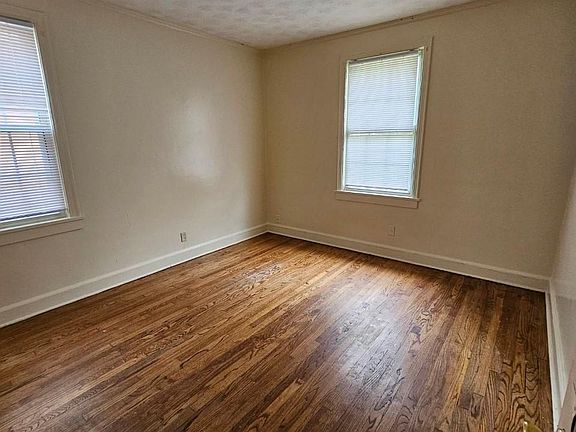 2nd image of 1016 Stonewall St