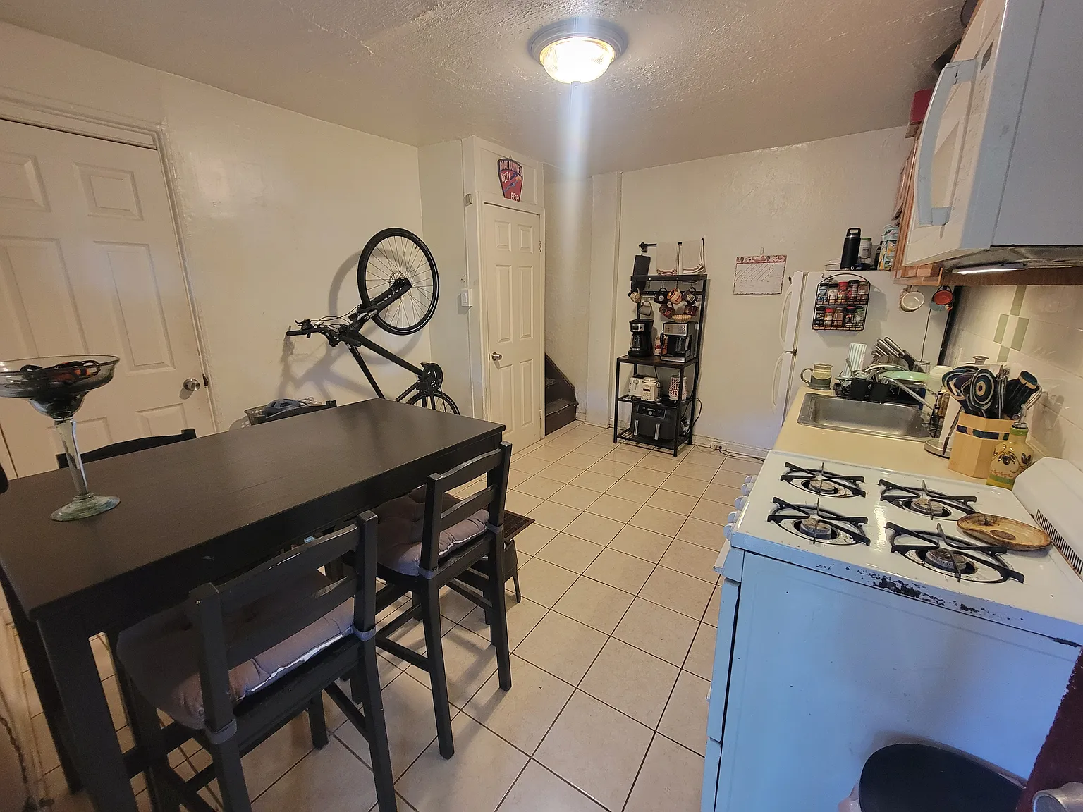 1 bed, 550 sqft, $1,300 — Photo 4
