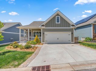 4 Southern Way Ln, Leicester, NC 28748