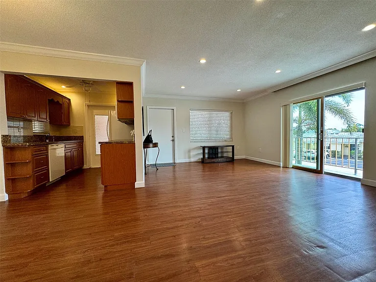 1747 Rodman St #210 — Photo 7
