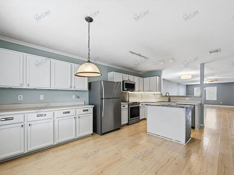 8401 Swan Park Dr — Photo 8
