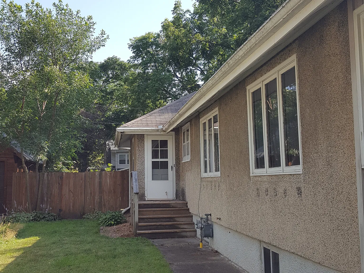 3 bed, 1422 sqft, $2,100 — Photo 3
