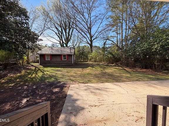 5th image of 3609 Arrowwood Dr