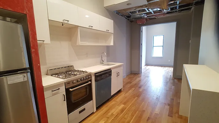 Rented by Evergreen Apartments BK | media 14