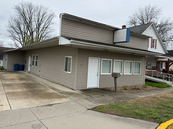 303 E Hanover St, New Baden, IL 62265