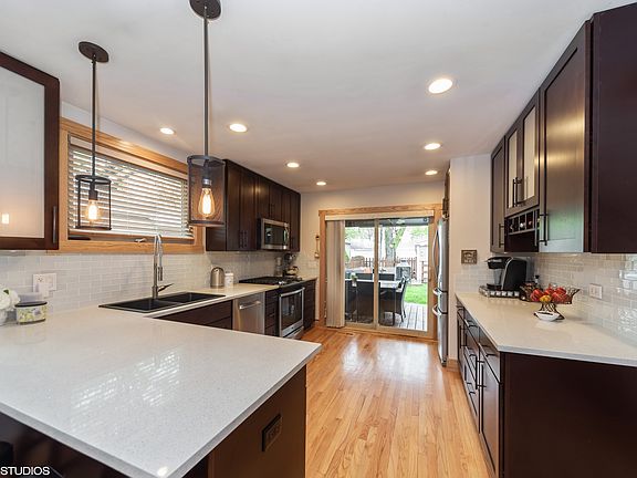 3rd image of 3432 Louis St