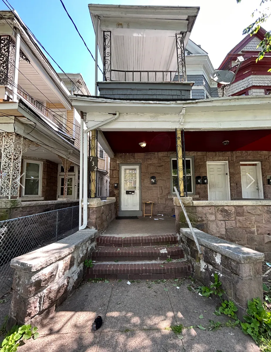 Building Photo - 732 W State St #2