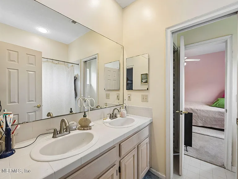 8342 Amherst Hills Ln — Photo 28