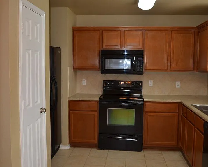 5318 Birmingham Cir — Photo 17