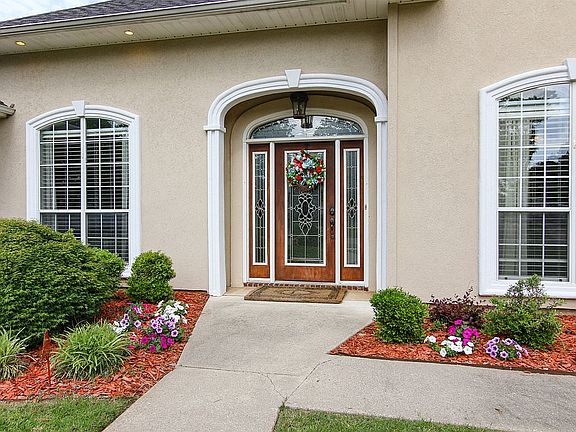 3rd image of 6902 Sugar Crest Dr