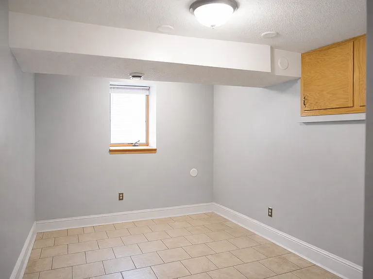 1305 E Hennepin Ave #HOUSE — Photo 7