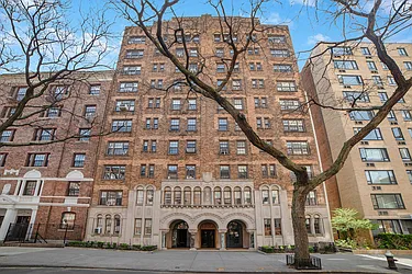 70 Remsen Street #1J in Brooklyn Heights, Brooklyn | StreetEasy