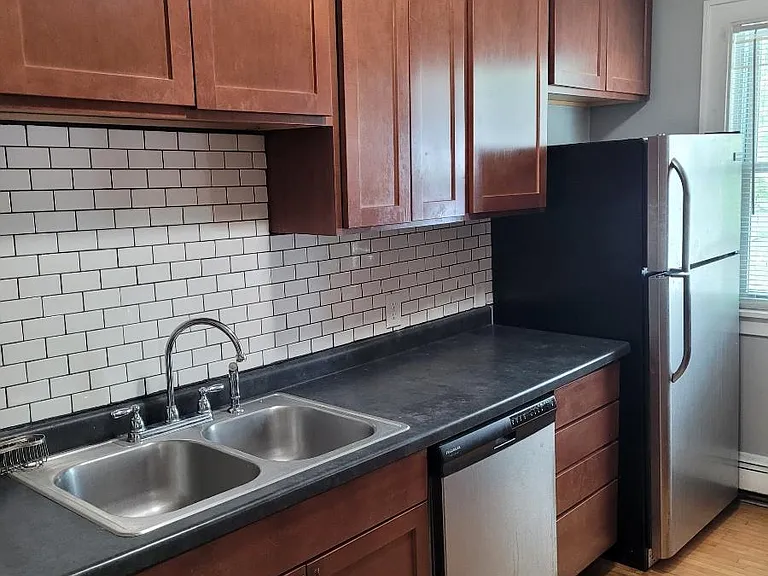 1431 Jefferson St NE #3 — Photo 8