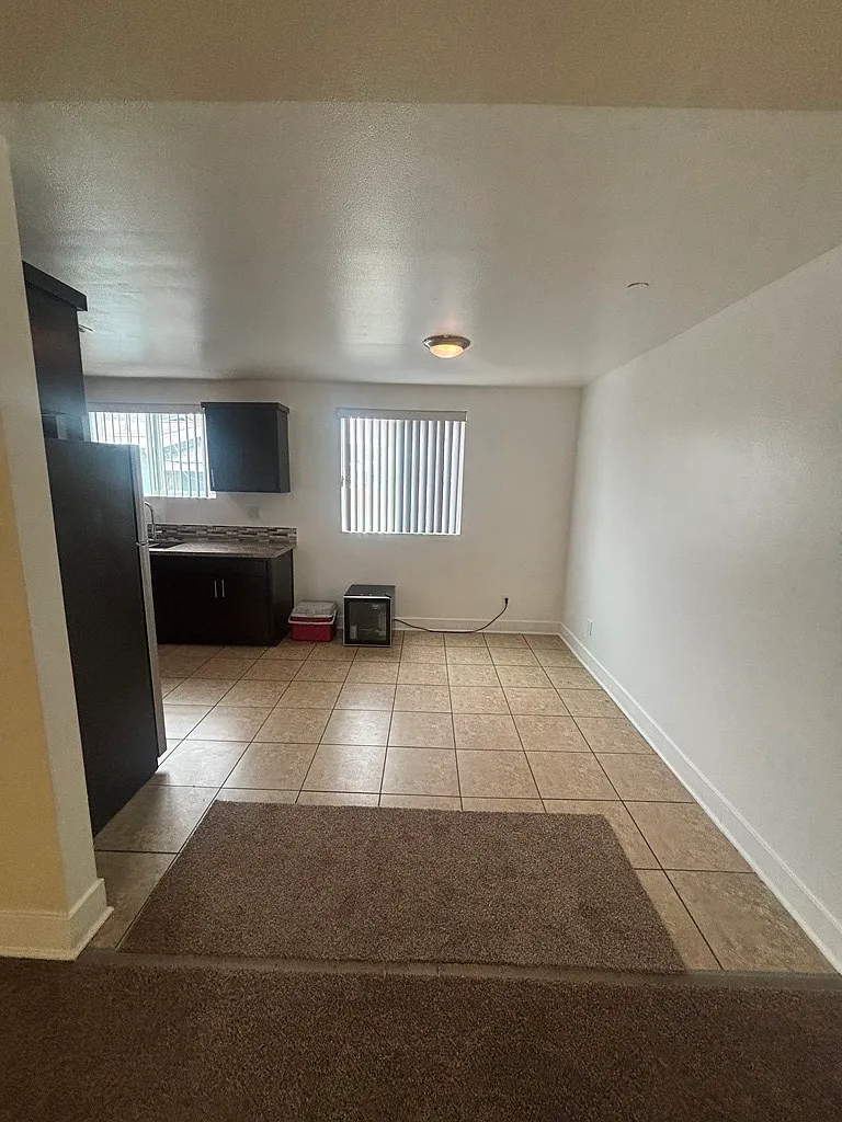 5 bed, 1857 sqft, $4,700 — Photo 4