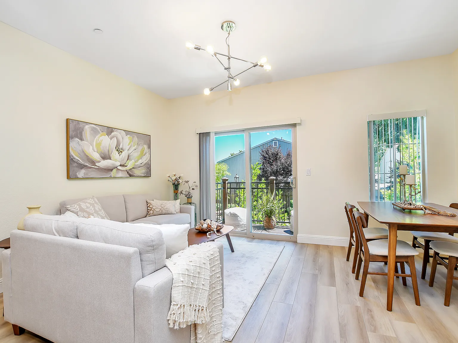3 bed, 1326 sqft, $3,450 — Photo 4
