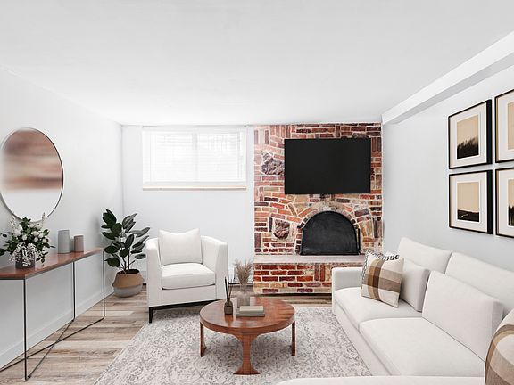 3rd image of 1125 N Washington St APT 104
