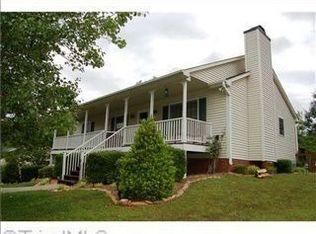 6843 Salem Quarter Rd, Belews Creek, NC 27009