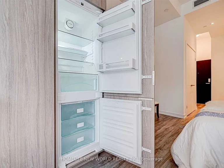 77 Shuter St #909 — Photo 36