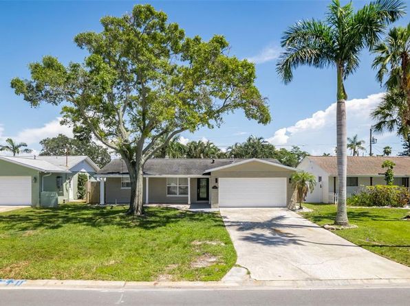 2026 Bayou Grande Blvd NE