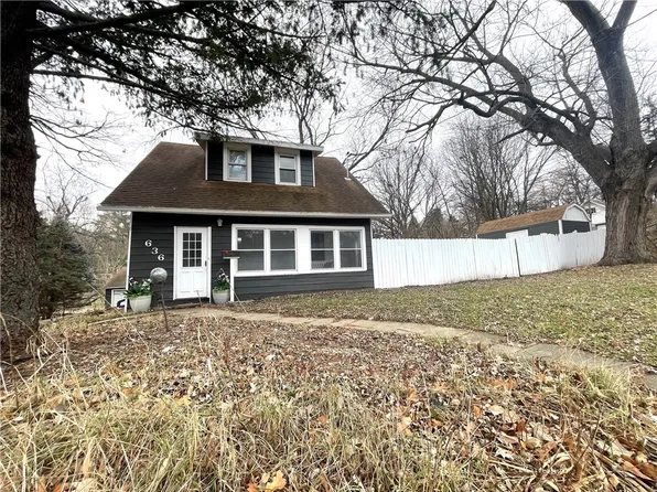 636 Bell Ave, Des Moines, IA 50315