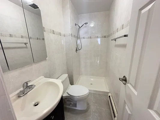 Rented by Bouklis Group | media 7