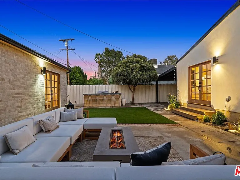 14537 Hesby St — Photo 36