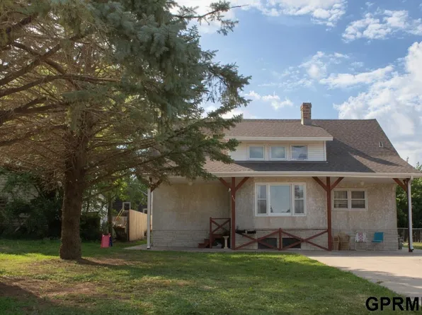 5112 N 48th St, Omaha, NE 68104