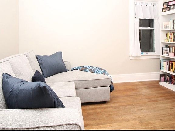 5th image of 141 Saranac Ave #2
