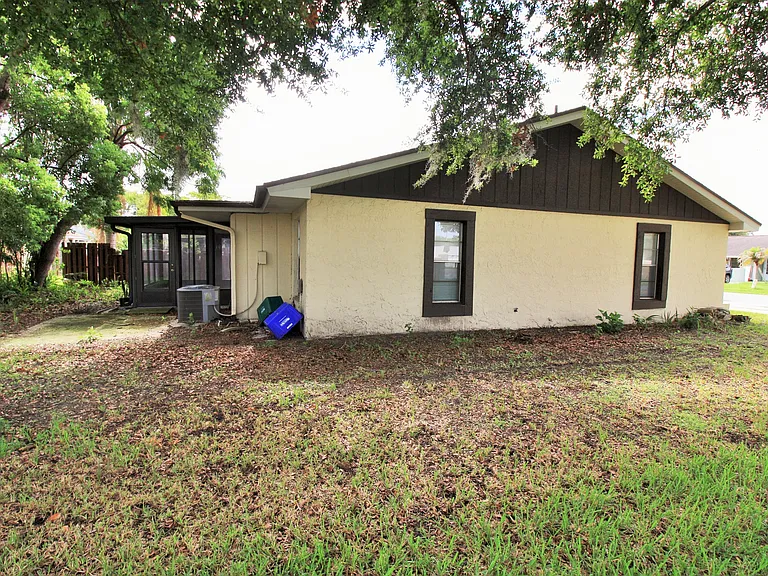 3050 Autumn Ct — Photo 3