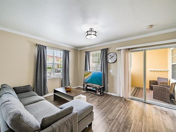4th image of 1010 VILLAGIO CIRCLE #104