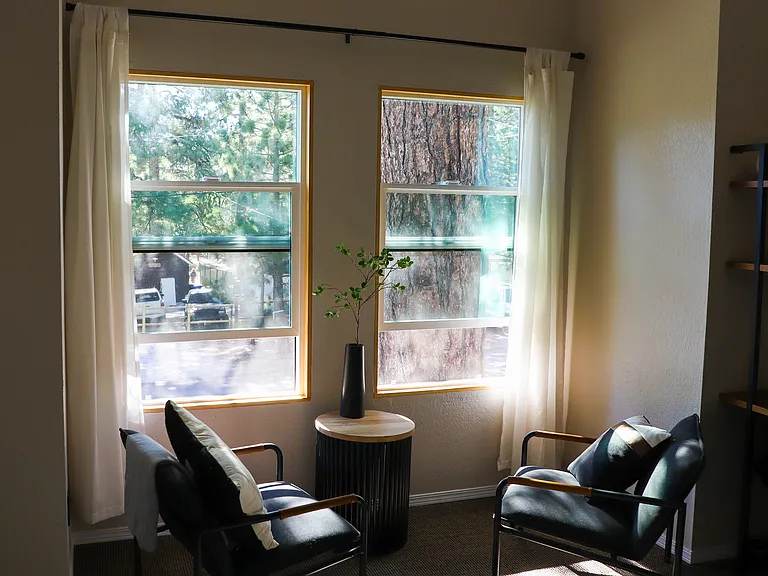 726 Los Angeles Ave — Photo 40