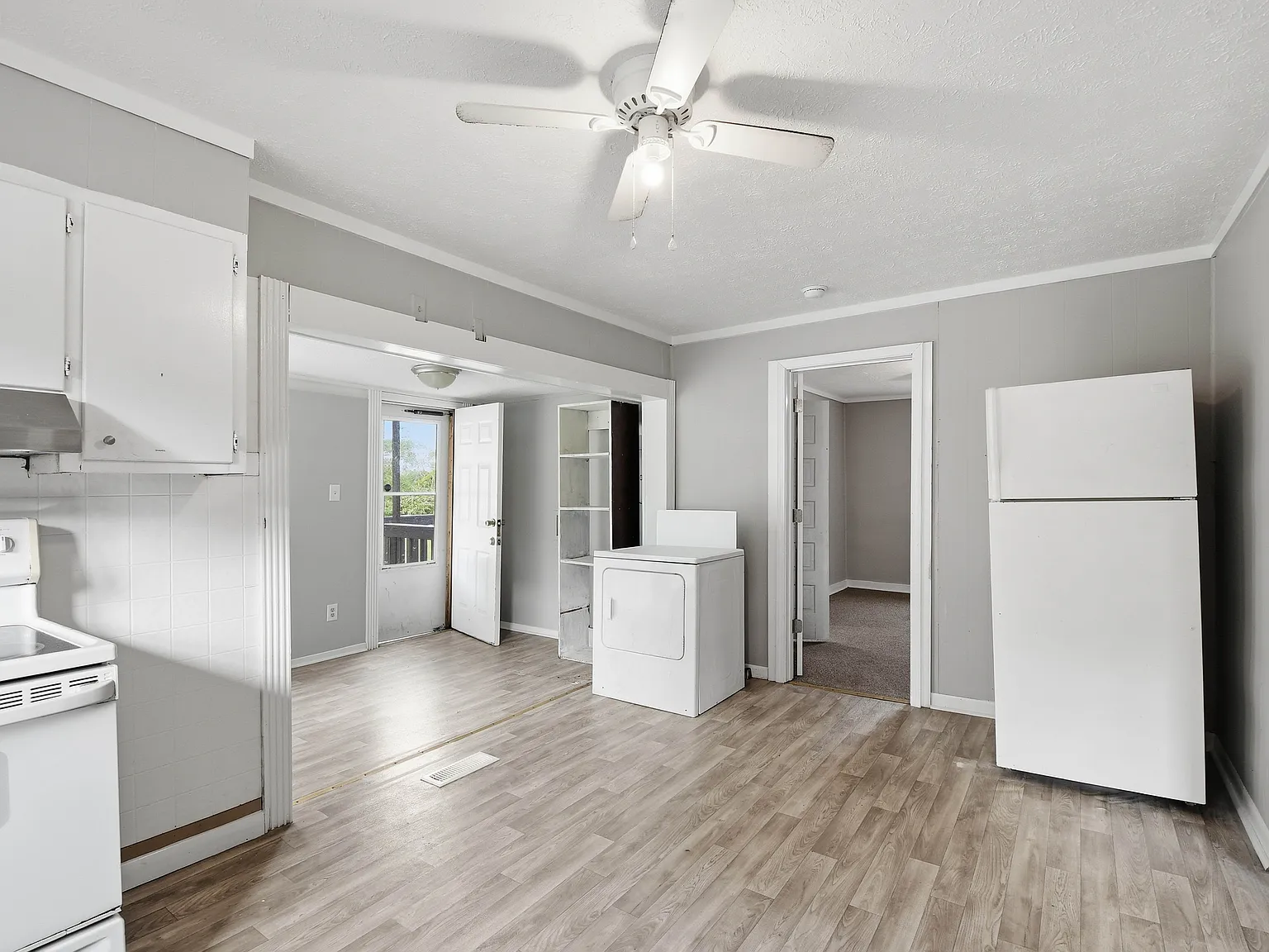 2 bed, 915 sqft, $999 — Photo 3