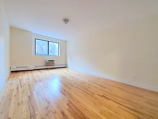 Rented by Julien Aractingi, LREB | media 5