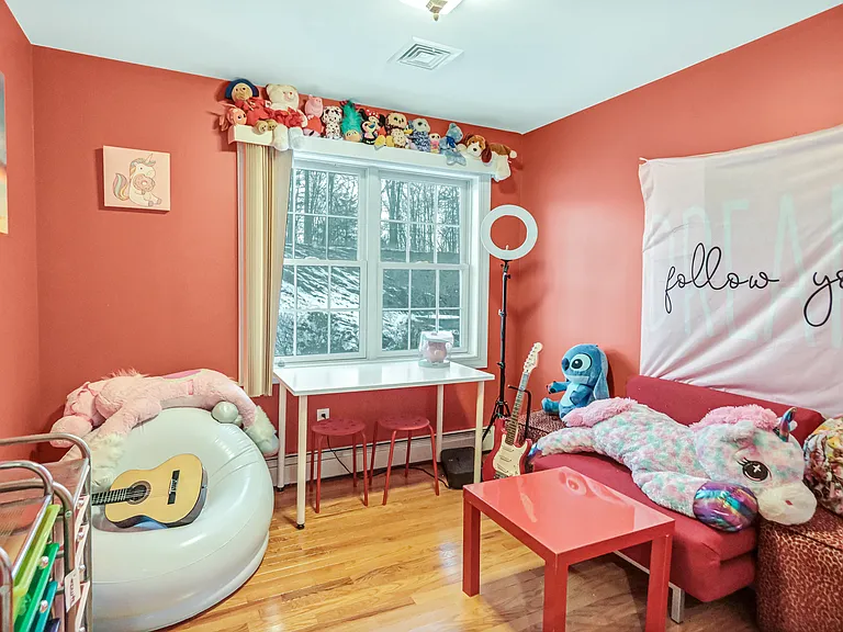 4 McNamara Dr — Photo 19